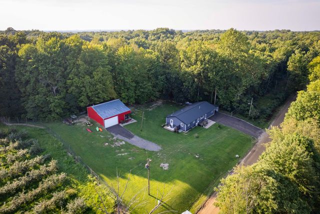 14910 Boyle Lake Road, Weesaw Twp, MI 49107