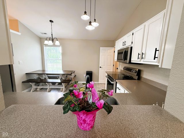 121 Brixton Woods East Drive, Pittsboro, IN 46167