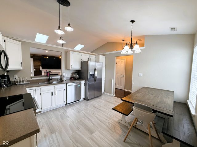 121 Brixton Woods East Drive, Pittsboro, IN 46167