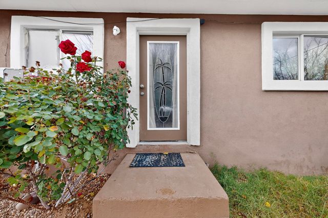 305 San Jose Avenue SE, Albuquerque, NM 87102