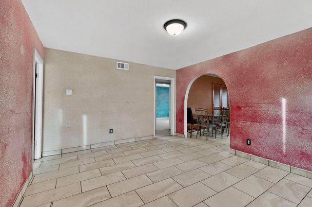 305 San Jose Avenue SE, Albuquerque, NM 87102