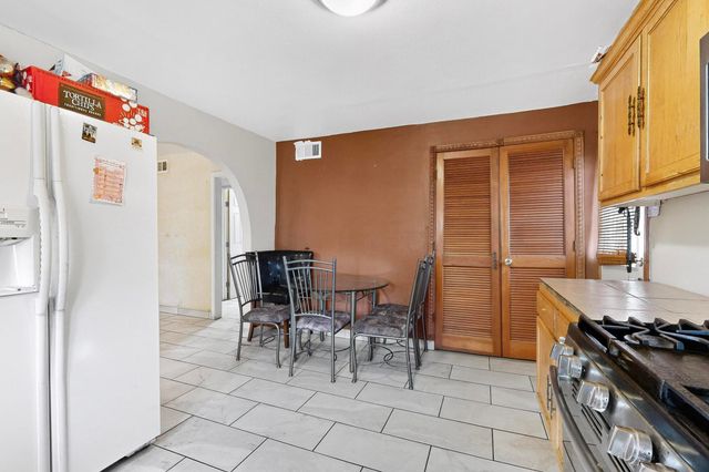 305 San Jose Avenue SE, Albuquerque, NM 87102