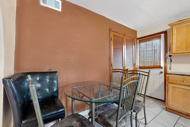 305 San Jose Avenue SE, Albuquerque, NM 87102