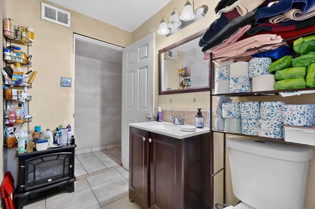 305 San Jose Avenue SE, Albuquerque, NM 87102