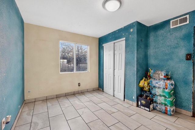 305 San Jose Avenue SE, Albuquerque, NM 87102