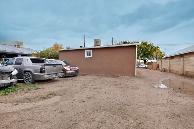 305 San Jose Avenue SE, Albuquerque, NM 87102