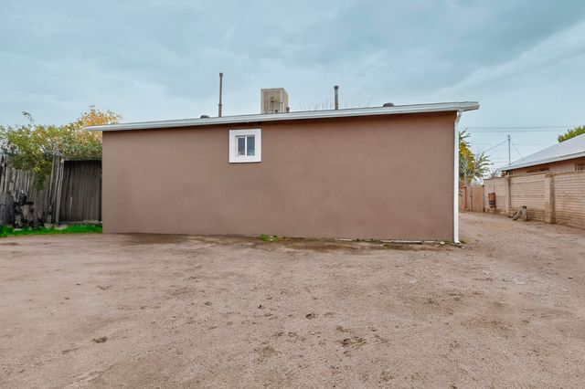 305 San Jose Avenue SE, Albuquerque, NM 87102