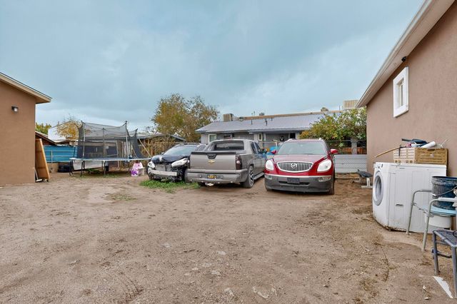 305 San Jose Avenue SE, Albuquerque, NM 87102