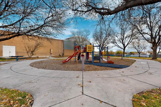 305 San Jose Avenue SE, Albuquerque, NM 87102