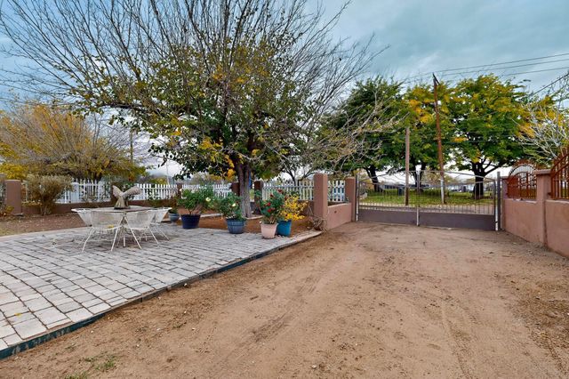 305 San Jose Avenue SE, Albuquerque, NM 87102