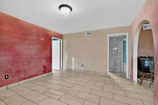 305 San Jose Avenue SE, Albuquerque, NM 87102