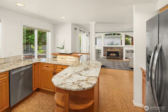 647 Edmonds Way, Edmonds, WA 98020