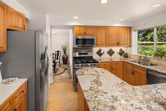 647 Edmonds Way, Edmonds, WA 98020