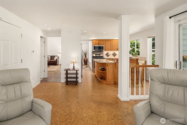 647 Edmonds Way, Edmonds, WA 98020