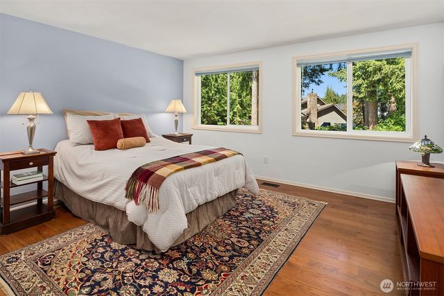 647 Edmonds Way, Edmonds, WA 98020