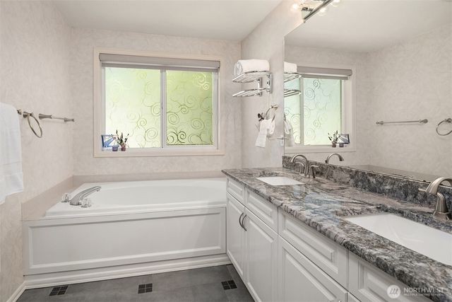 647 Edmonds Way, Edmonds, WA 98020
