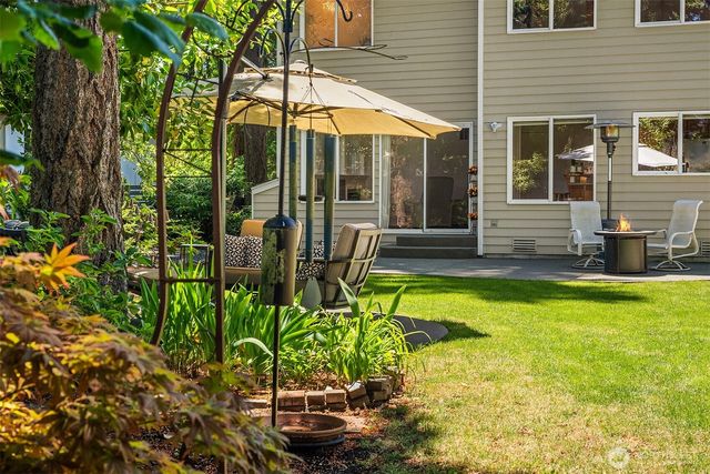 647 Edmonds Way, Edmonds, WA 98020