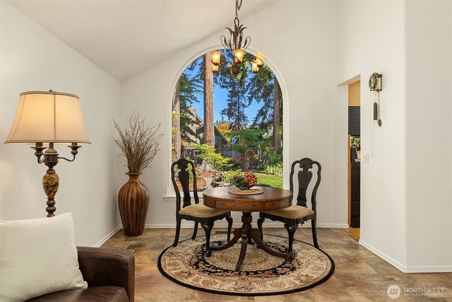 647 Edmonds Way, Edmonds, WA 98020
