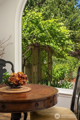 647 Edmonds Way, Edmonds, WA 98020