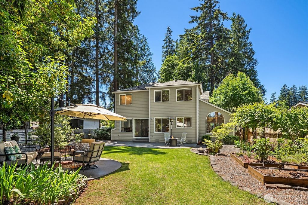 647 Edmonds Way, Edmonds, WA 98020