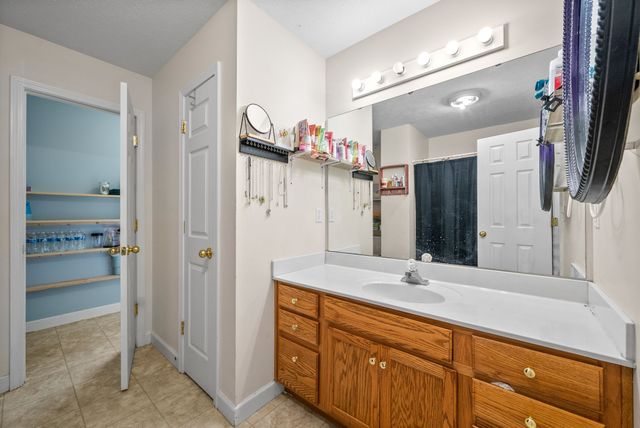 997 Wing Tip Cir, Hopkinsville, KY 42240