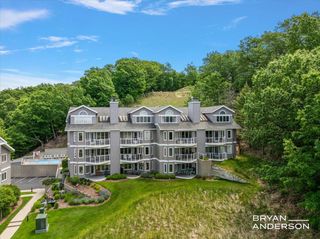 810 S Harbor Drive 22, Grand Haven City, MI 49417
