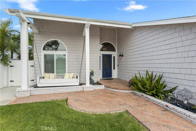 20082 Mayport Lane, Huntington Beach, CA 92646