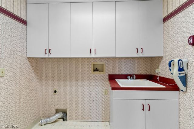 12224 Hoover Avenue NW, Uniontown, OH 44685