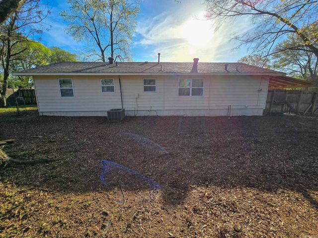 8201 Camelia, Benton, AR 72019