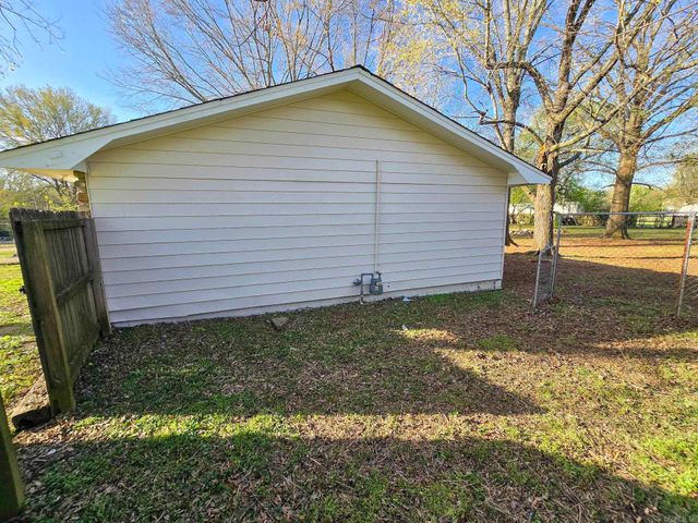 8201 Camelia, Benton, AR 72019