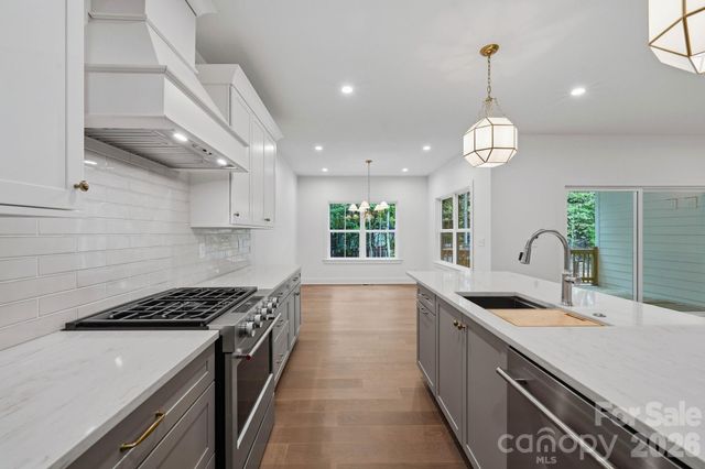2311 Chateau Court, Matthews, NC 28105