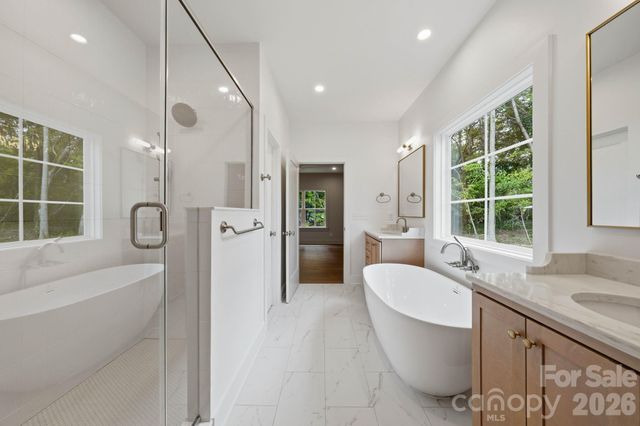 2311 Chateau Court, Matthews, NC 28105
