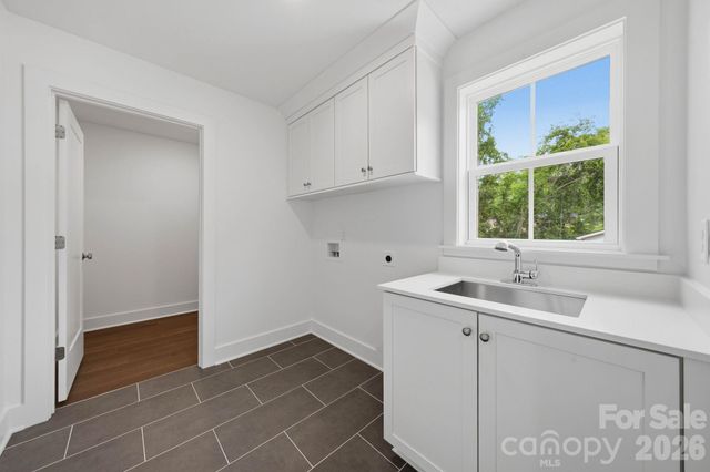 2311 Chateau Court, Matthews, NC 28105