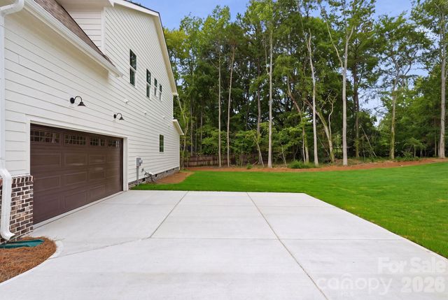 2311 Chateau Court, Matthews, NC 28105