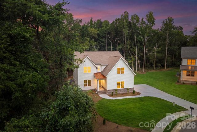 2311 Chateau Court, Matthews, NC 28105
