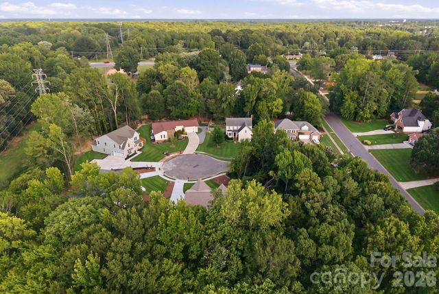 2311 Chateau Court, Matthews, NC 28105