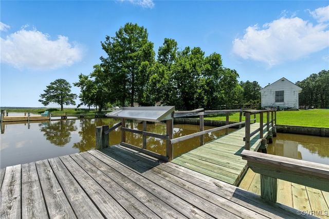 1647 Winona Park Dr, West Point, VA 23181