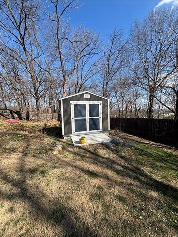 420 Rees Street, Leavenworth, KS 66048