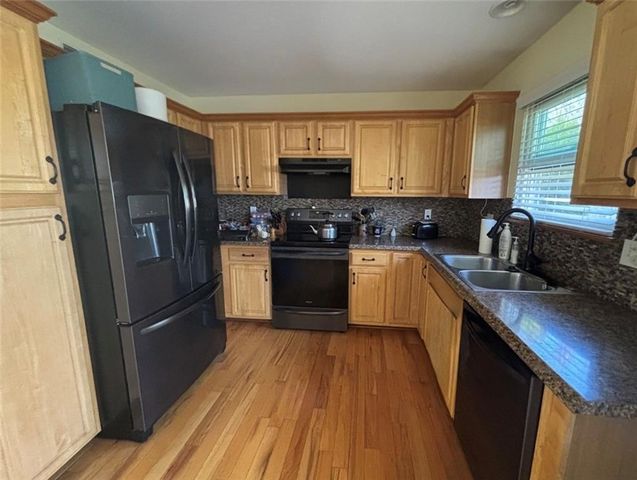 420 Rees Street, Leavenworth, KS 66048