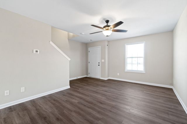 1136 Ziva Ln Apt C, Clarksville, TN 37040