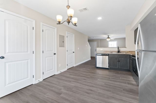 1136 Ziva Ln Apt C, Clarksville, TN 37040