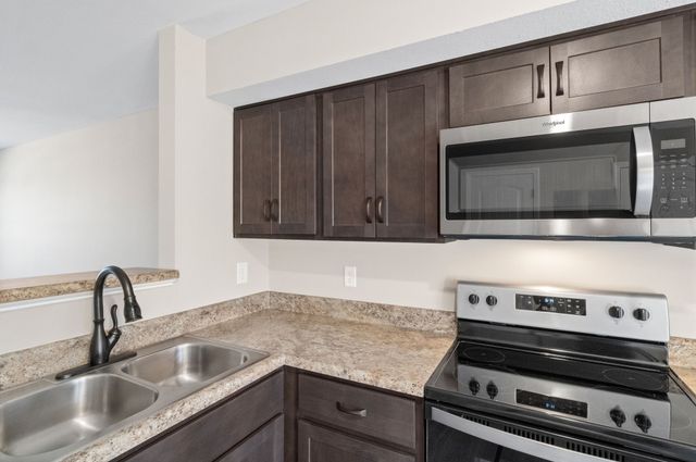 1136 Ziva Ln Apt C, Clarksville, TN 37040