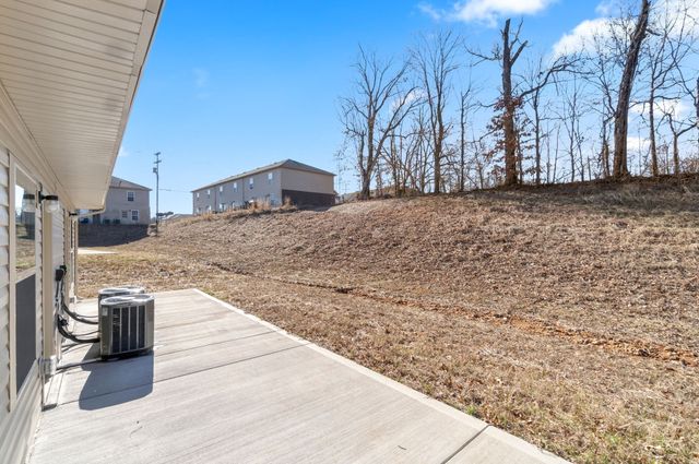 1136 Ziva Ln Apt C, Clarksville, TN 37040