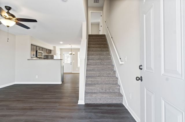 1136 Ziva Ln Apt C, Clarksville, TN 37040