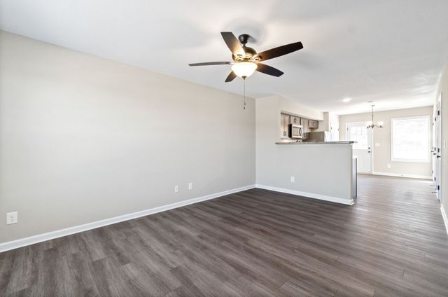 1136 Ziva Ln Apt C, Clarksville, TN 37040