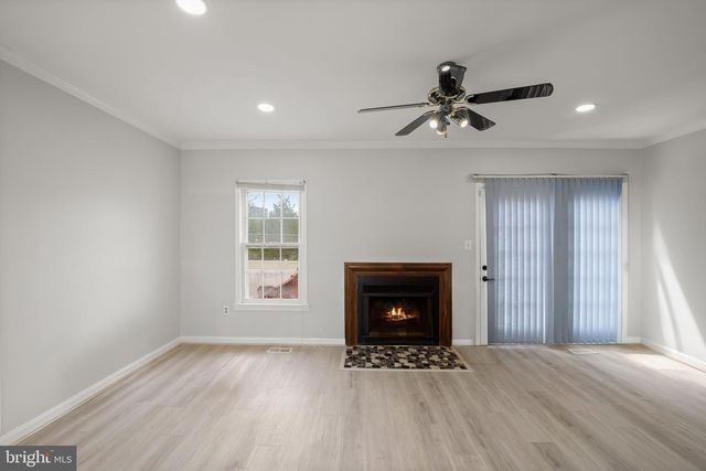 5943 SURRATTS VILLAGE DR, Clinton, MD 20735
