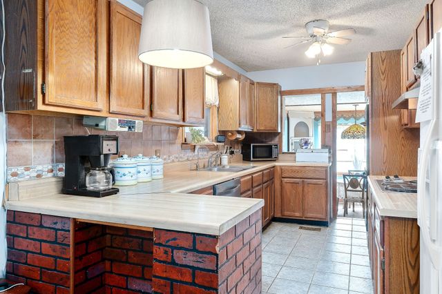 10157 Manchester Hwy, Morrison, TN 37357