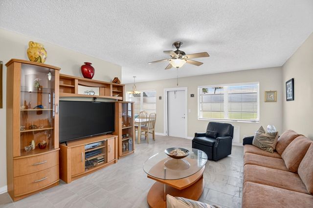 2430 S FEDERAL Highway 2, Boynton Beach, FL 33435