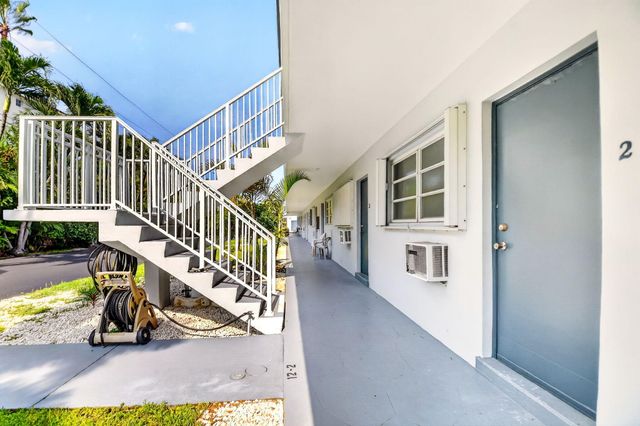 2430 S FEDERAL Highway 2, Boynton Beach, FL 33435