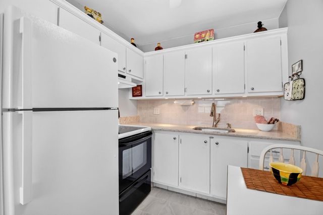 2430 S FEDERAL Highway 2, Boynton Beach, FL 33435